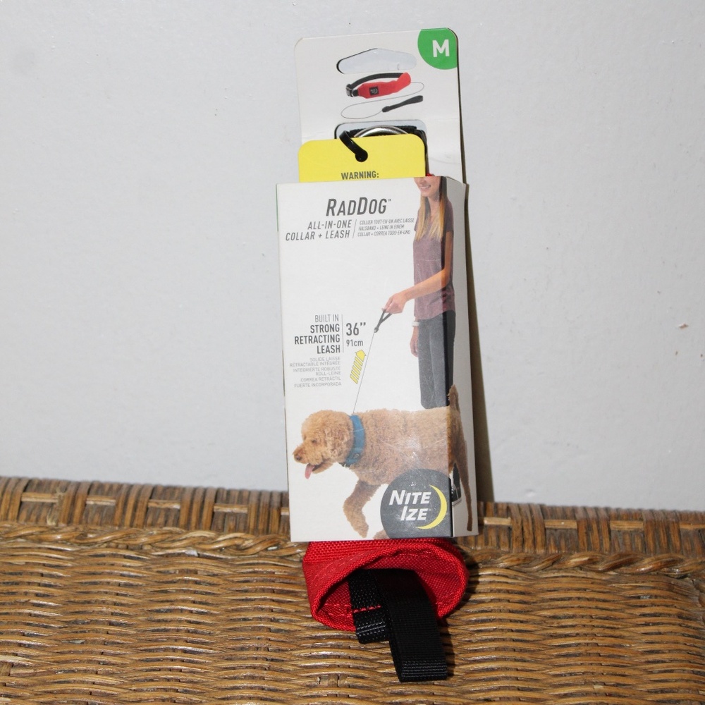 Nite Ize RadDog All-In-One Collar + Leash. Length 36". Red.